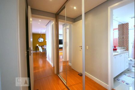 Apartamento à venda com 98m², 2 quartos e 2 vagasArmários