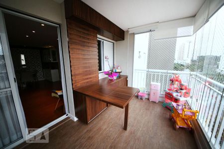 Apartamento à venda com 98m², 2 quartos e 2 vagasVaranda