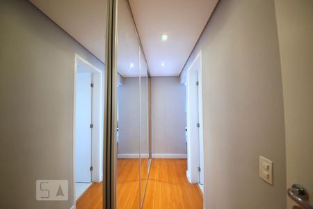 Apartamento à venda com 98m², 2 quartos e 2 vagasSuíte 2 - Armários