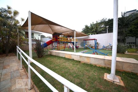 Apartamento à venda com 98m², 2 quartos e 2 vagasÁrea Comum - Playground