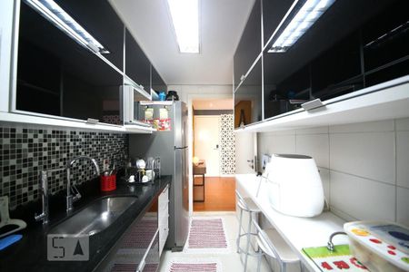 Apartamento à venda com 98m², 2 quartos e 2 vagasCozinha
