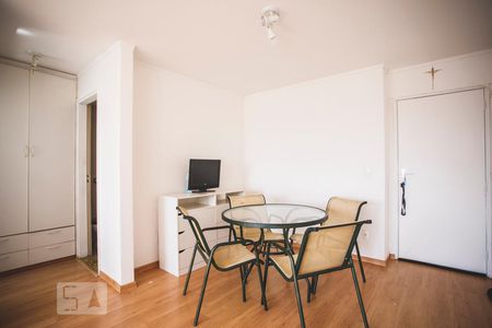 Apartamento para alugar com 32m², 1 quarto e 1 vaga Apartamento para alugar com 32m², 1 quarto e 1 vagaSala/Quarto