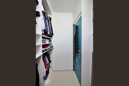Casa à venda com 148m², 3 quartos e 2 vagasCloset da suíte