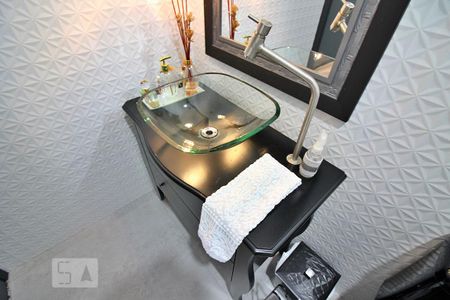 Casa à venda com 148m², 3 quartos e 2 vagasBanheiro Social