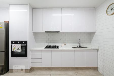 Apartamento à venda com 69m², 2 quartos e 2 vagasCozinha