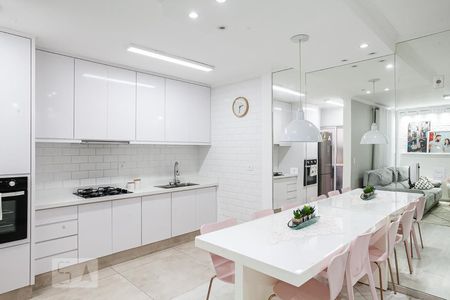 Apartamento à venda com 69m², 2 quartos e 2 vagasCozinha