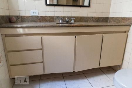 Casa à venda com 125m², 3 quartos e 1 vaga Casa à venda com 125m², 3 quartos e 1 vagaBanheiro