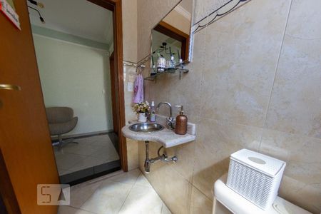 Casa à venda com 195m², 3 quartos e 3 vagasLavabo