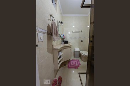 Casa à venda com 195m², 3 quartos e 3 vagasBanheiro da Suíte 2