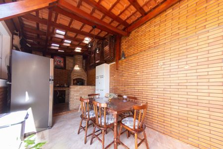 Casa à venda com 195m², 3 quartos e 3 vagasChurrasqueira