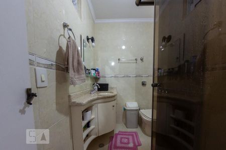 Casa à venda com 195m², 3 quartos e 3 vagasBanheiro da Suíte 2