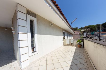 Casa à venda com 195m², 3 quartos e 3 vagasSacada da suíte 1