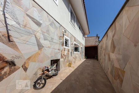 Casa à venda com 195m², 3 quartos e 3 vagasCorredor