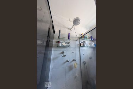 Casa à venda com 195m², 3 quartos e 3 vagasBanheiro da Suíte 1