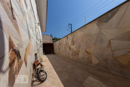 Casa à venda com 195m², 3 quartos e 3 vagasCorredor