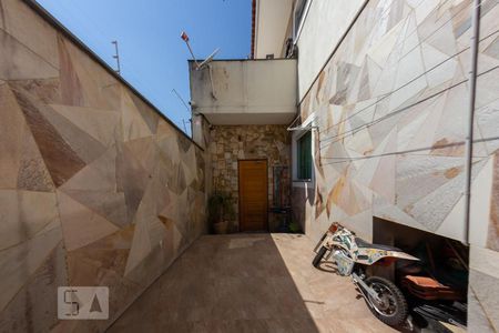 Casa à venda com 195m², 3 quartos e 3 vagasCorredor