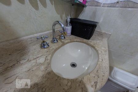 Casa à venda com 195m², 3 quartos e 3 vagasBanheiro da Suíte 2