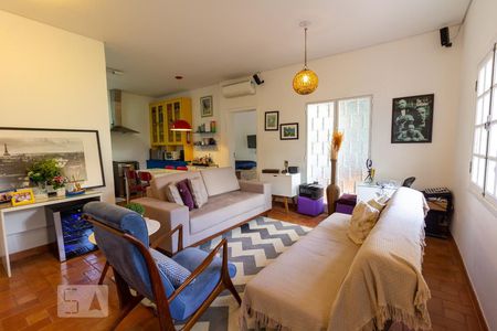 Sala de casa à venda com 2 quartos, 160m² em Cidade São Francisco, São Paulo
