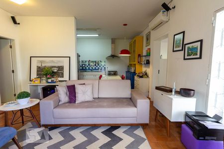 Sala de casa à venda com 2 quartos, 160m² em Cidade São Francisco, São Paulo