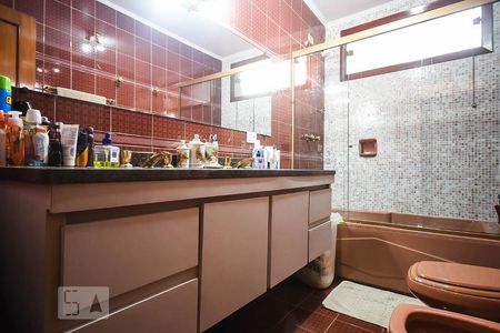 Casa de condomínio à venda com 280m², 3 quartos e 4 vagasBanheiro suíte 3