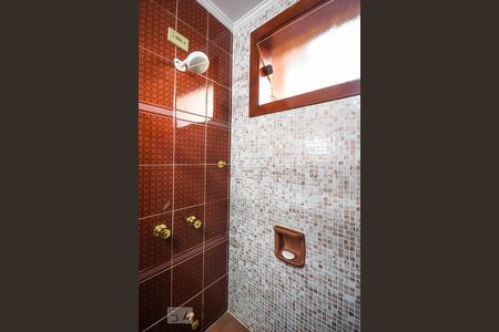 Casa de condomínio à venda com 280m², 3 quartos e 4 vagasChuveiro do banheiro da suíte 3