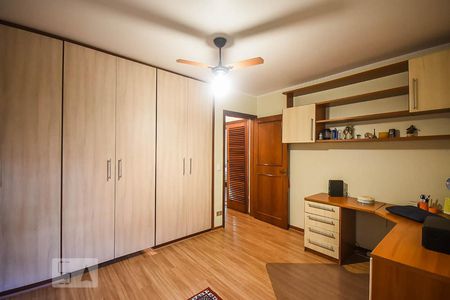 Casa de condomínio à venda com 280m², 3 quartos e 4 vagasSuíte 2