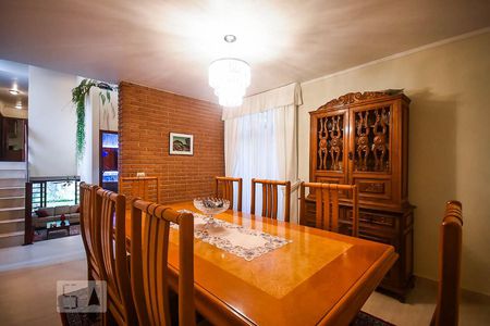 Casa de condomínio à venda com 280m², 3 quartos e 4 vagasSala de jantar