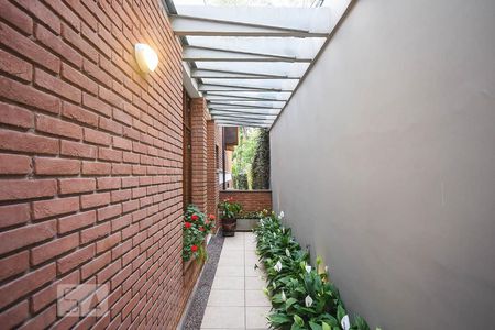 Casa de condomínio à venda com 280m², 3 quartos e 4 vagasEntrada