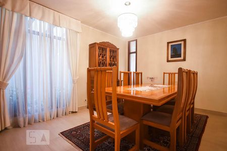 Casa de condomínio à venda com 280m², 3 quartos e 4 vagasSala de jantar