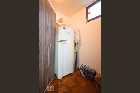 Casa de condomínio à venda com 280m², 3 quartos e 4 vagasQuarto de serviço