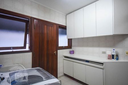 Casa de condomínio à venda com 280m², 3 quartos e 4 vagasÁrea de serviço