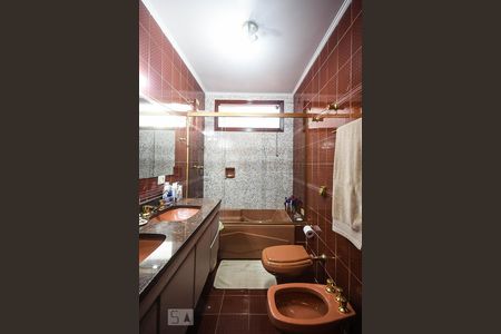 Casa de condomínio à venda com 280m², 3 quartos e 4 vagasBanheiro suíte 3