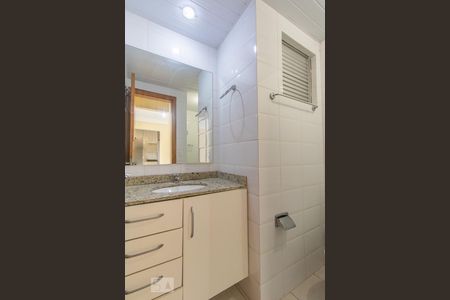 Banheiro Social de apartamento para alugar com 1 quarto, 51m² em Novo Mundo, Curitiba