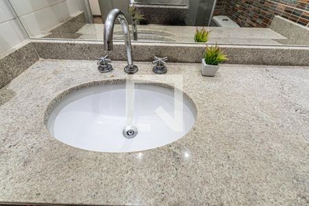 Apartamento à venda com 70m², 2 quartos e 1 vaga Apartamento à venda com 70m², 2 quartos e 1 vagaBanheiro Social