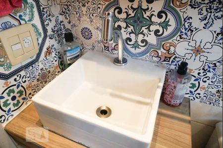 Apartamento à venda com 50m², 2 quartos e 1 vagaDetalhe banheiro