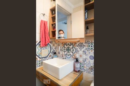Apartamento à venda com 50m², 2 quartos e 1 vagaDetalhe banheiro