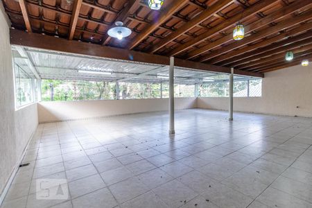 Casa para alugar com 480m², 4 quartos e 8 vagasSalão