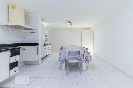 Casa para alugar com 480m², 4 quartos e 8 vagasCozinha