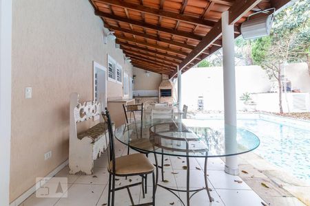 Casa para alugar com 480m², 4 quartos e 8 vagasÁrea da Piscina