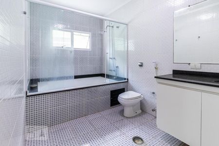 Casa para alugar com 480m², 4 quartos e 8 vagasBanheiro da Suíte 3