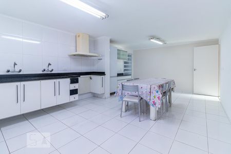Casa para alugar com 480m², 4 quartos e 8 vagasCozinha