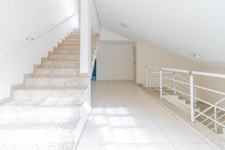 Casa para alugar com 480m², 4 quartos e 8 vagasEscadaria Segundo Andar