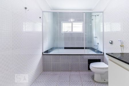 Casa para alugar com 480m², 4 quartos e 8 vagasBanheiro da Suíte 3