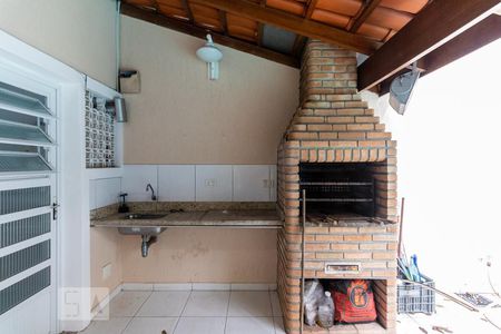 Casa para alugar com 480m², 4 quartos e 8 vagasÁrea da Piscina - Churrasqueira