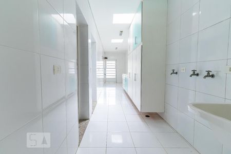 Casa para alugar com 480m², 4 quartos e 8 vagasLavanderia