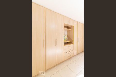 Casa para alugar com 480m², 4 quartos e 8 vagasQuarto 1 - Armários