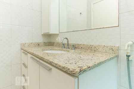 Casa para alugar com 480m², 4 quartos e 8 vagasBanheiro da Suíte 1 - Pia