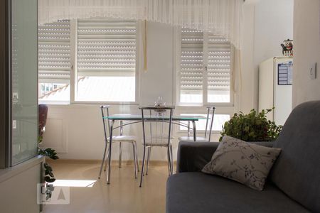 Sala de apartamento para alugar com 1 quarto, 36m² em Centro Histórico, Porto Alegre