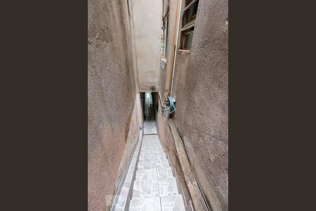 Casa à venda com 170m², 5 quartos e 2 vagas Casa à venda com 170m², 5 quartos e 2 vagasEscada - casa 3