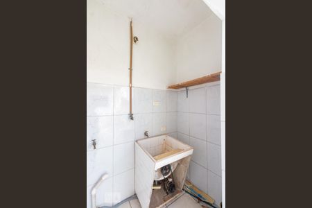 Casa à venda com 170m², 5 quartos e 2 vagas Casa à venda com 170m², 5 quartos e 2 vagasLavanderia - casa 1